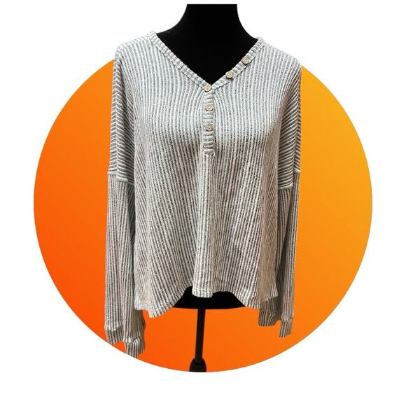 PEACH LOVE L top with quarter button opening, women's size L - Picture 1 of 9